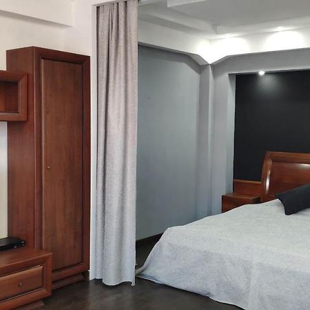 Apartment On Nazarbayeva 77 Αλμάτι Εξωτερικό φωτογραφία